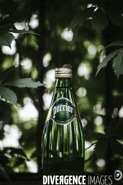 Illustration bouteille de Perrier... Eau minerale naturelle , vraiment ?