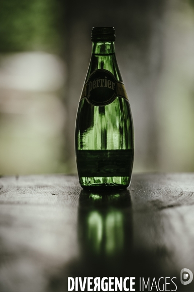 Illustration bouteille de Perrier... Eau minerale naturelle , vraiment ?