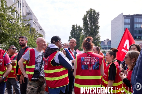 Manifestation des salaries Arcelor Mittal Saint Denis 13 mai 2025