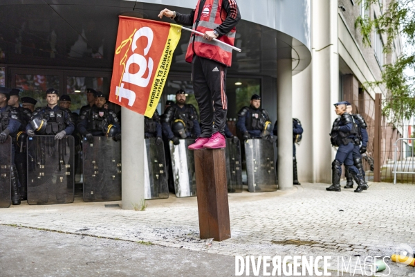 Rassemblement des salariés d ArcelorMittal contre le Plan social