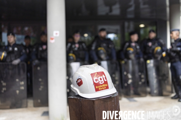Rassemblement des salariés d ArcelorMittal contre le Plan social