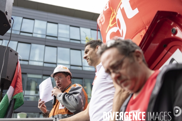 Rassemblement des salariés d ArcelorMittal contre le Plan social