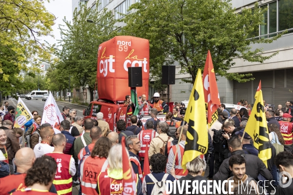 Rassemblement des salariés d ArcelorMittal contre le Plan social
