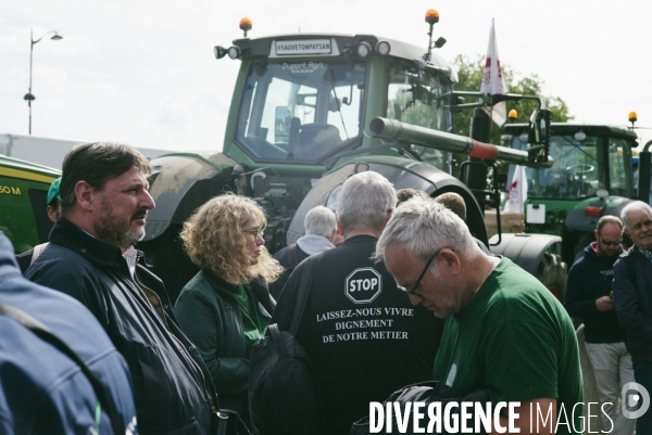 Manifestation des agriculteurs devant l Assemblée nationale
