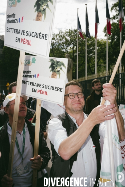 Manifestation des agriculteurs devant l Assemblée nationale