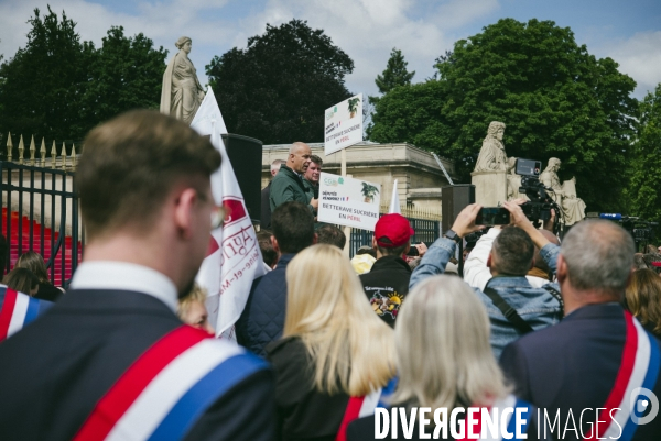 Manifestation des agriculteurs devant l Assemblée nationale