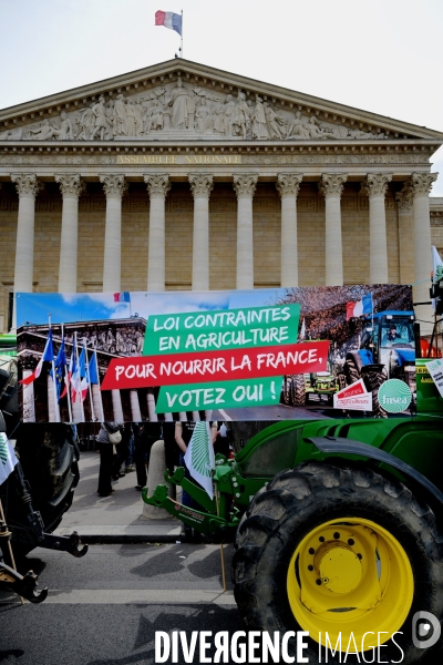 Manifestation des agriculteurs de la FDSEA devant l Assemblée Nationale