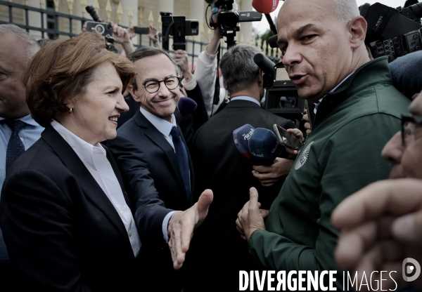 Manifestation des agriculteurs de la FDSEA devant l Assemblée Nationale