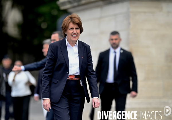Manifestation des agriculteurs de la FDSEA devant l Assemblée Nationale