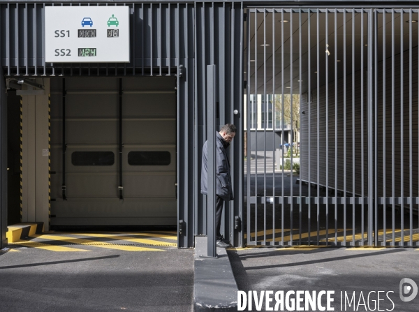 Vigile d’un parking rue des Minimes, Bois-Colombes