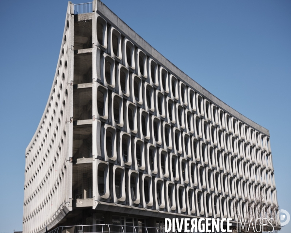 Hôtel de Ville de Bobigny (1974) sur les plans de Marius Depont