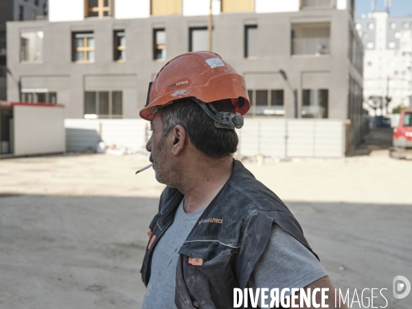 Ouvrier,chantier d’immeubles d’habitation, ZAC des Ardoines, Vitry-sur-Seinev
