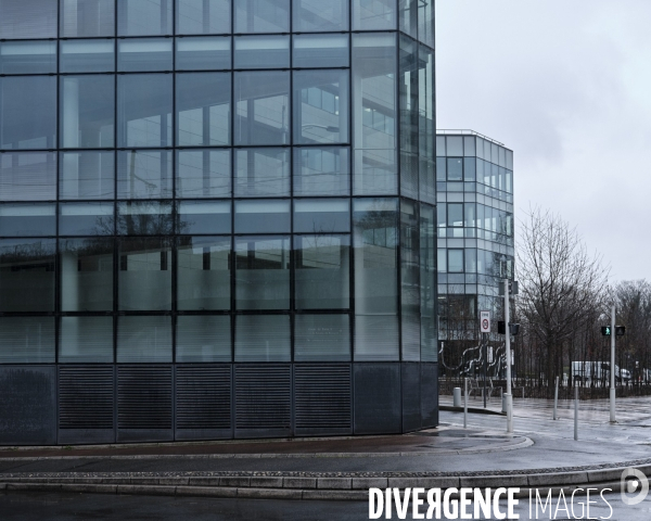 Immeuble de la Banque Postale (2014) désaffecté, rue du Passeur de Boulogne, Issy-les-Moulineaux