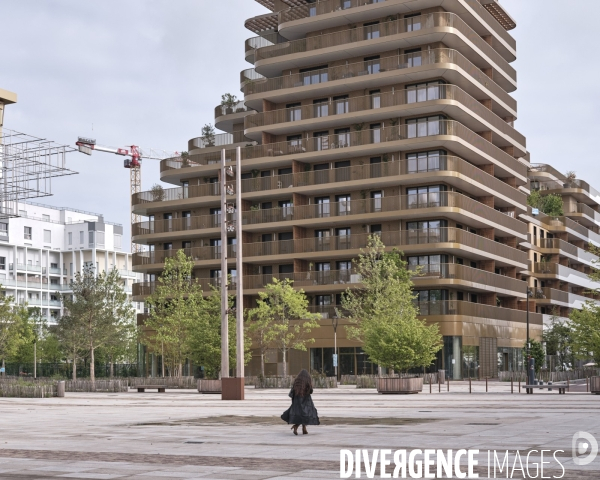 Place Line Renaud, L Arsenal, Village Mont-Valérien, Rueil-Malmaison