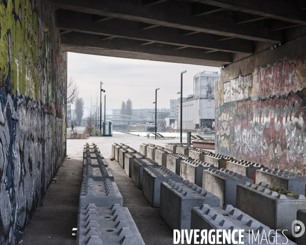 Dispositif anti-SDF quai François Mitterrand, Aubervilliers