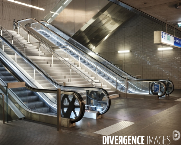 Escalator, metro Saint-Ouen, ligne 14 , Saint-Ouen