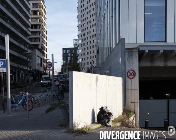 Un livreur rue Mstislav Rostropovitch, ZAC Clichy-Batignolles
