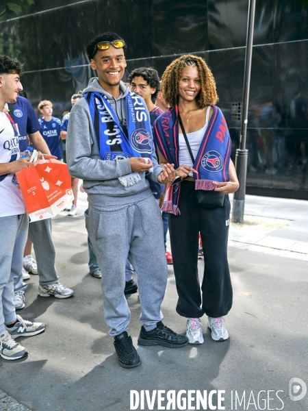 Parade des joueurs du PSG sur les Champs Elysées