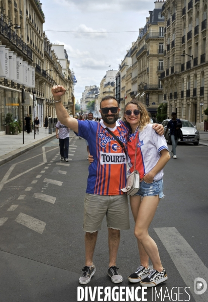 Parade des joueurs du PSG sur les Champs Elysées