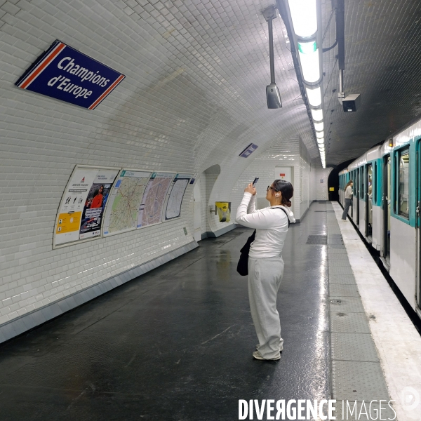 La station de metro Europe devient Champions d  Europe