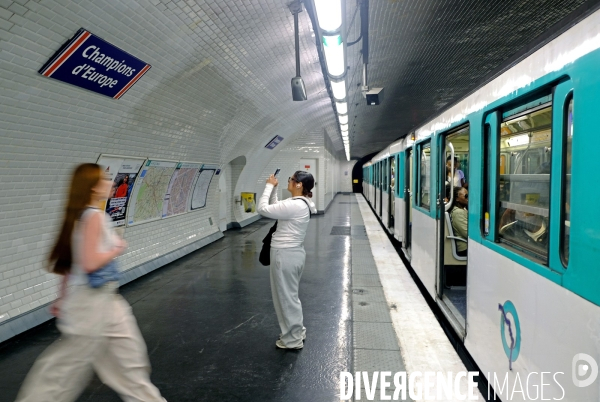La station de metro Europe devient Champions d  Europe…