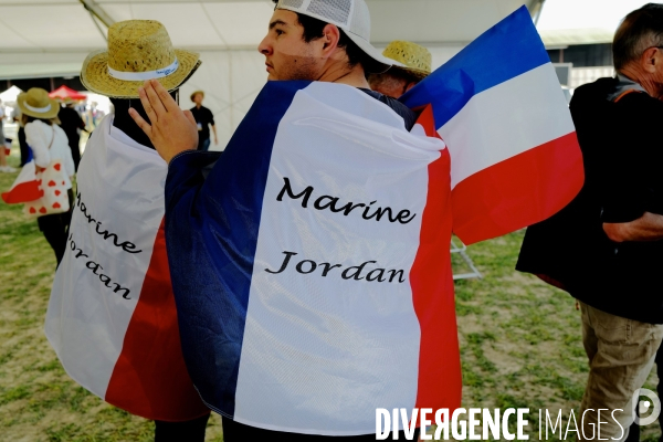 Extreme droite / Meeting de la fête de la victoire