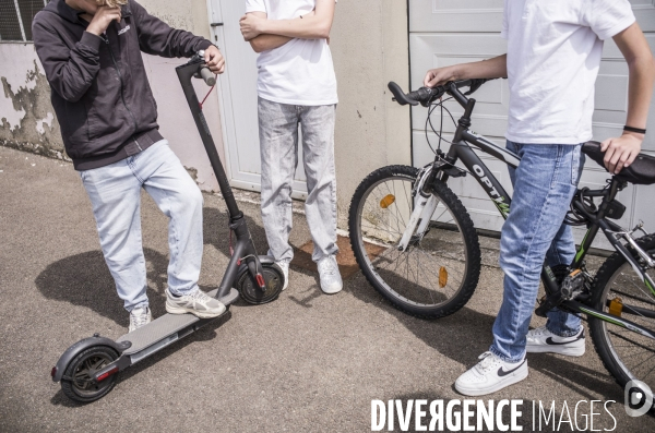 La surveillante melanie assassinee a coups de couteau par un collegien a nogent.