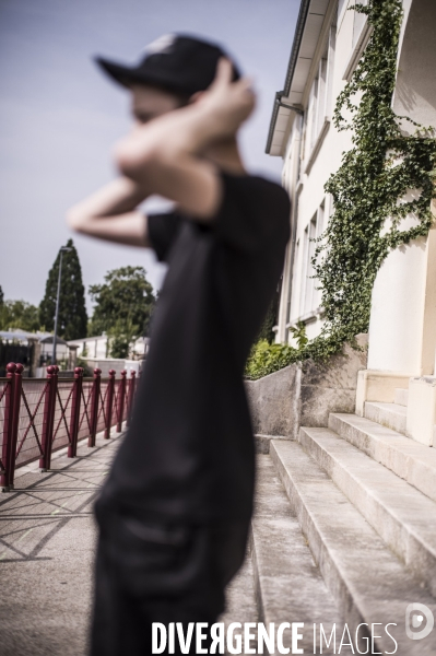 La surveillante melanie assassinee a coups de couteau par un collegien a nogent.