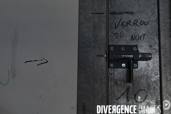 Gardiens de prison diplômés