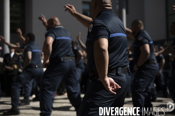 Gardiens de prison diplômés