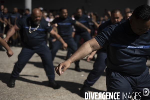 Gardiens de prison diplômés