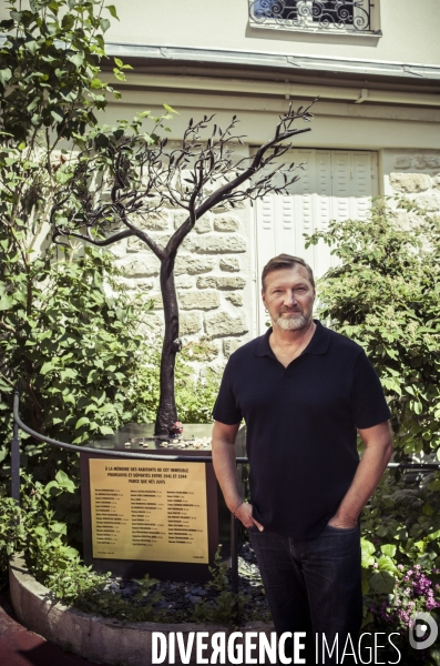 Sculpture inauguree au 38 rue ramey, hommage aux juifs rafles.