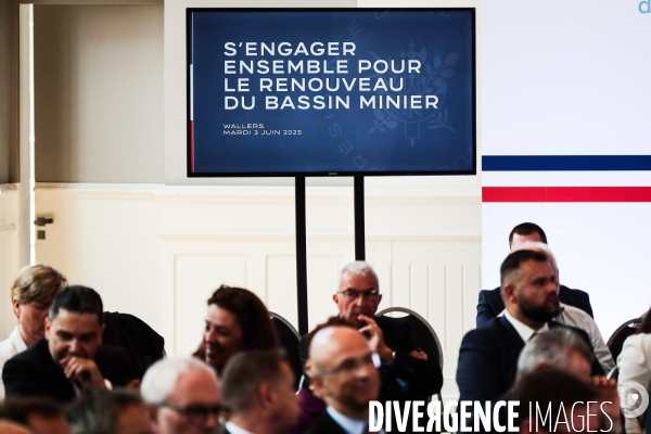 Emmanuel macron dans le nord pas de calais