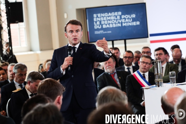 Emmanuel macron dans le nord pas de calais