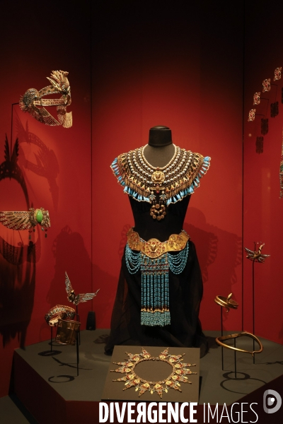 Expo le mystere cleopatre a l institut du monde arabe
