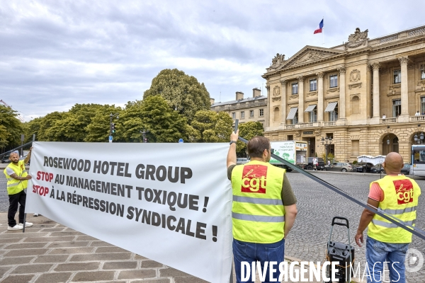 Manifestation CGT  devant  l hotel Crillon