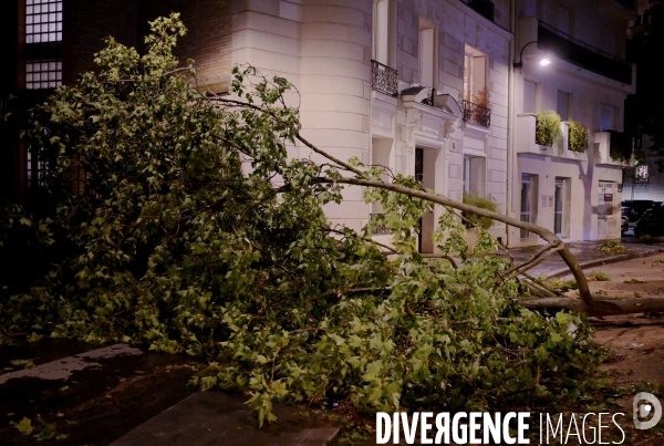 Violent orage à Paris