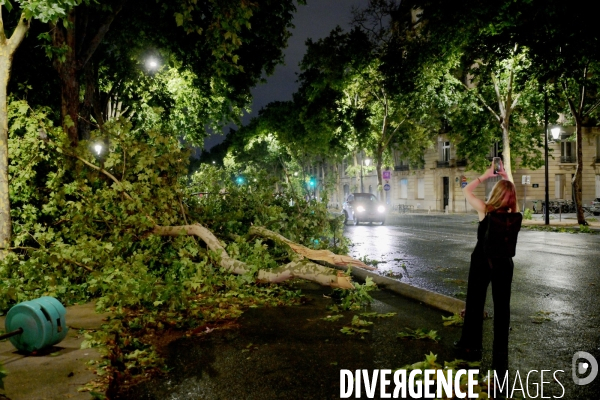 Violent orage à Paris