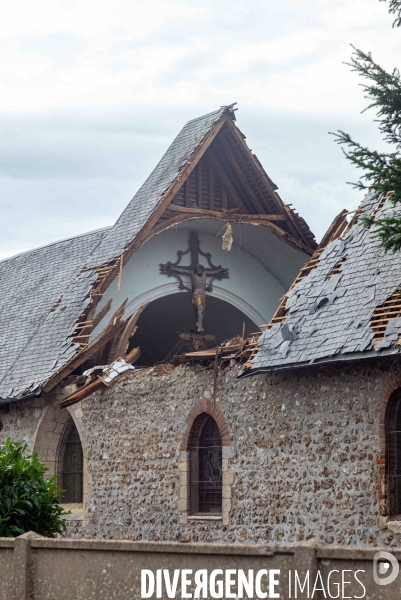 Le clocher de l’église de Valailles arraché par l’orage