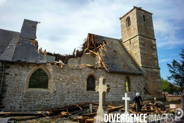 Le clocher de l’église de Valailles arraché par l’orage