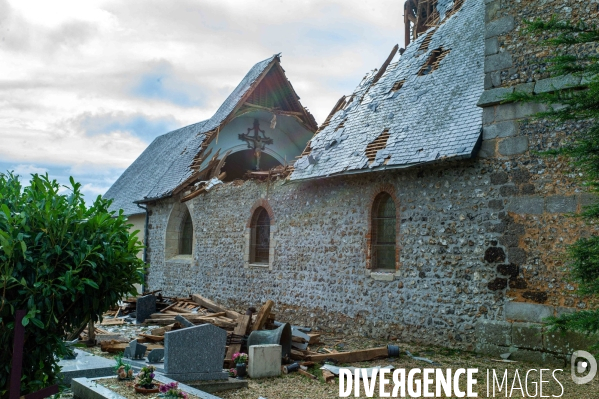 Le clocher de l’église de Valailles arraché par l’orage