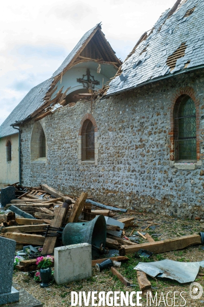 Le clocher de l’église de Valailles arraché par l’orage