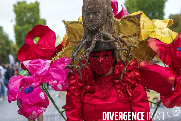 L  Amazonie : Theme du 25e Carnaval Tropical de Paris
