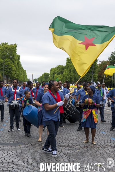 L  Amazonie : Theme du 25e Carnaval Tropical de Paris