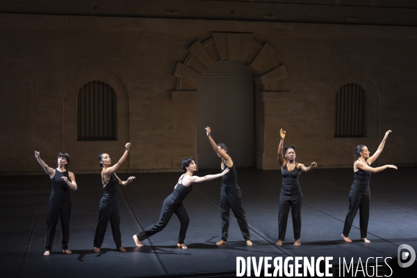 DE FUGUES… EN SUITES…  de Salia Sanou