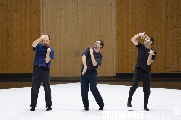 FRIENDS OF FORSYTHE  par William Forsythe et Rauf ‘ Rubberlegz ‘ Yasit