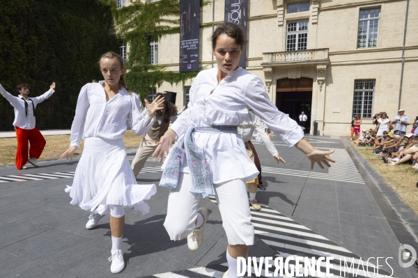 Clowns - Hofesh Shechter - Cellule d’excellence d’Epsedanse