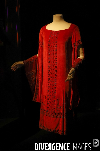 Exposition paul poiret couturier francais