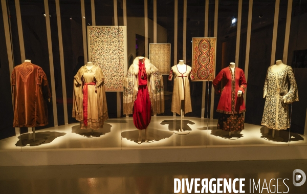 Exposition paul poiret couturier francais
