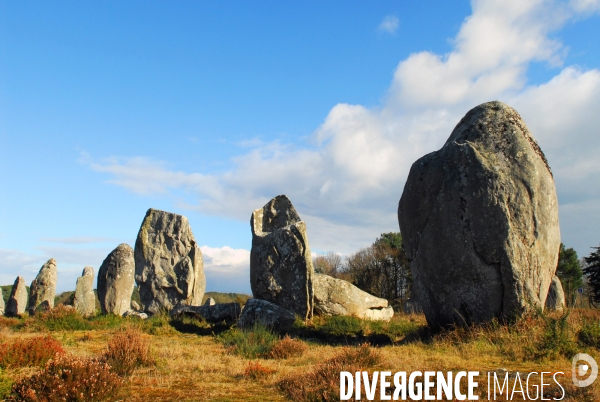 CARNAC : Alignement des Megalithes